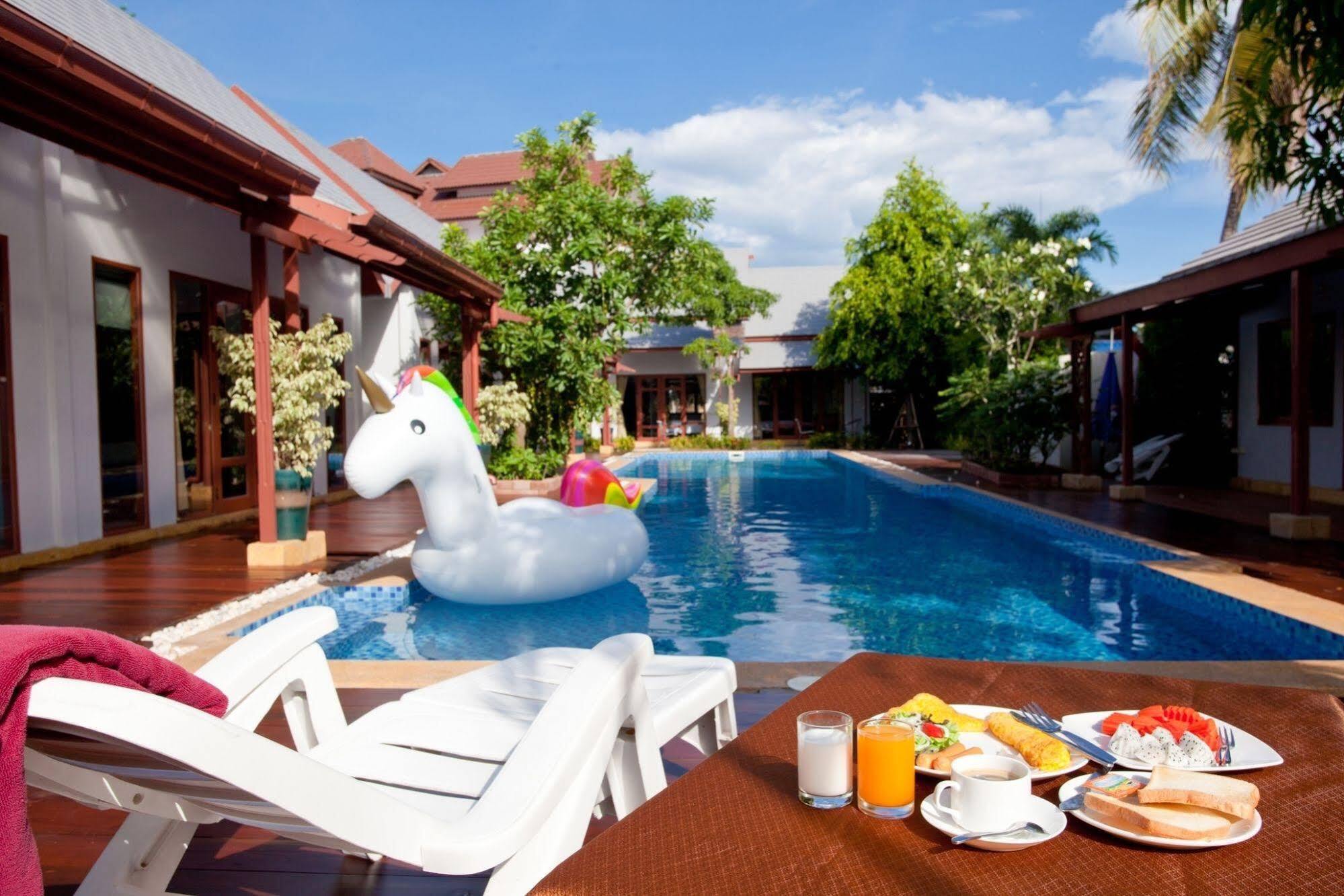 Ardea Resort Pool Villa Амфава Екстериор снимка